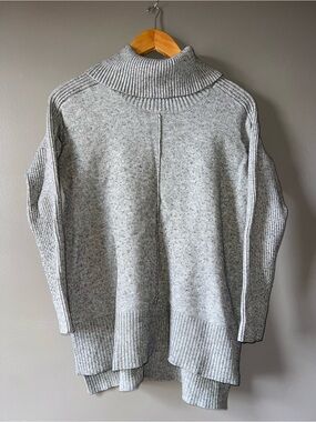 Cable + Gauge Cozy Grey Turtleneck Women's Sweater
